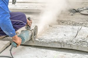 Paving stone saws working with power tools